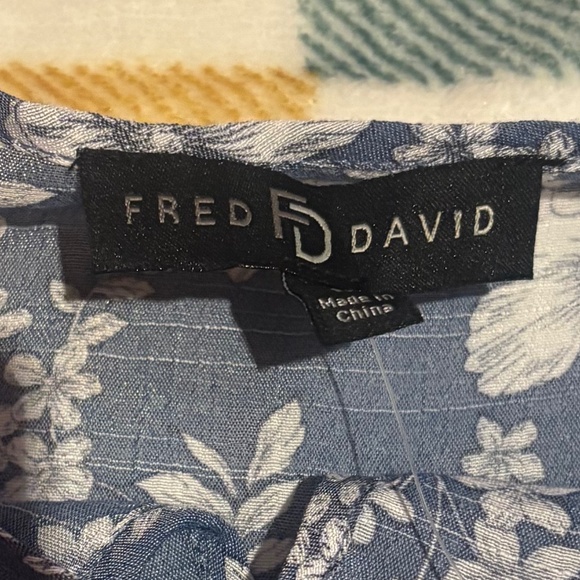 A free David blue white floral - Picture 2 of 4